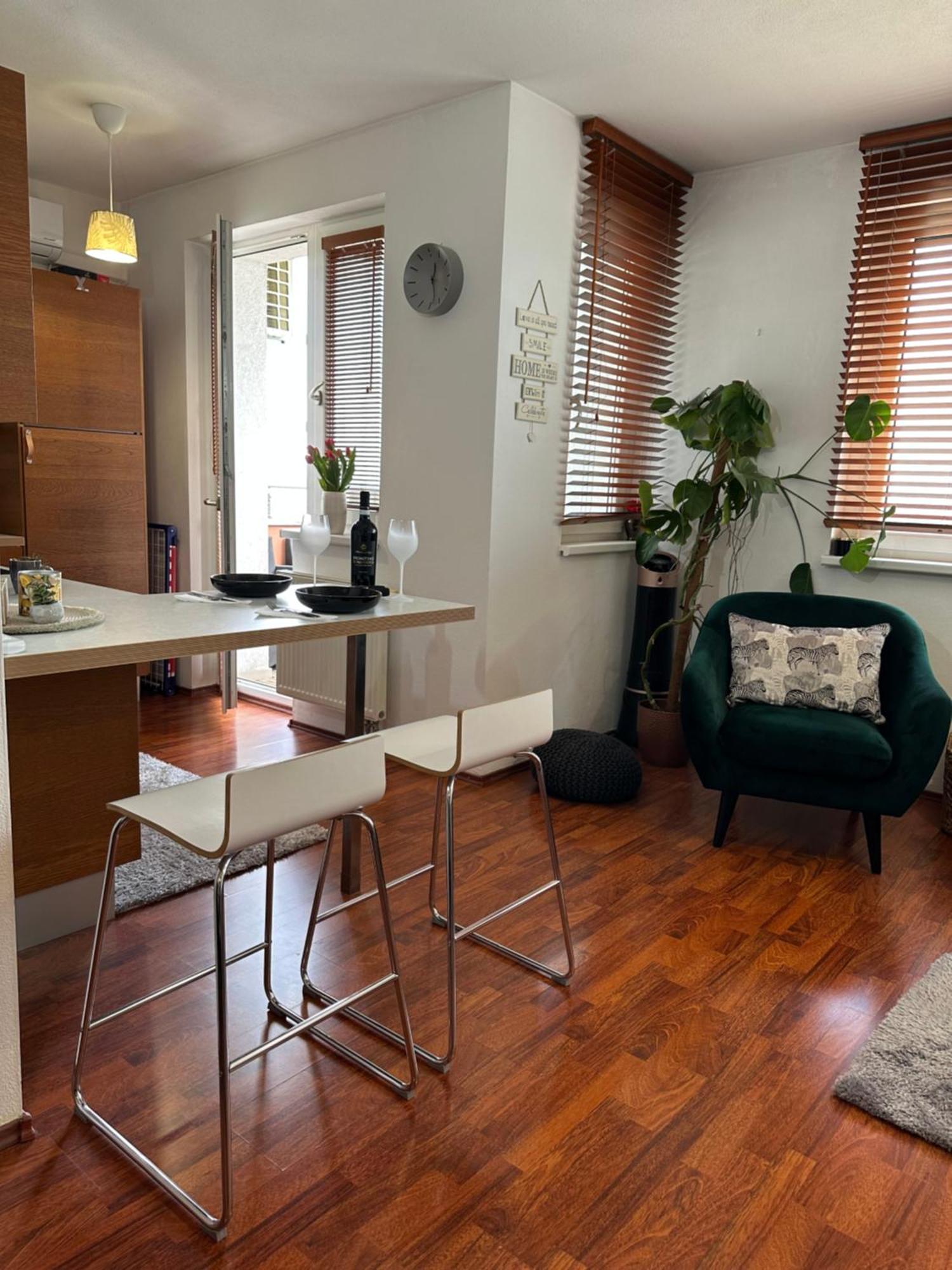 Cozy Apartment With Nice Balcony Seating, 9Th Floor, Parking Bratislava Bagian luar foto